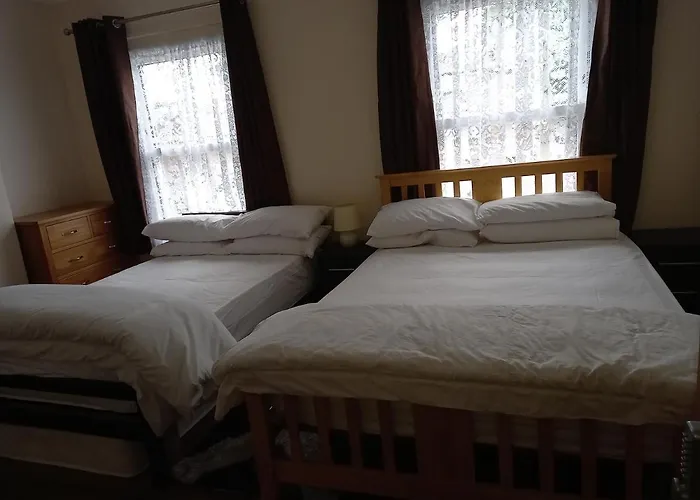 Bubblesbnb- 4 Bedroom House London